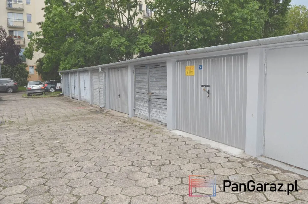 Garaż Warszawa, Ochota, ul. Trojdena - zdjęcie 3